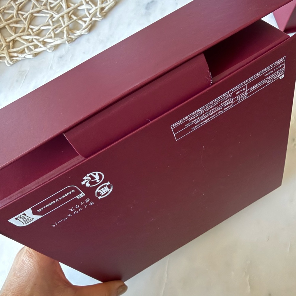 Gucci Maroon Box with Ribbon - Picture 5 of 6